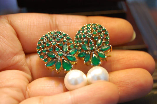ELEGANT EARRINGS IN GREEN WITH PEARLS