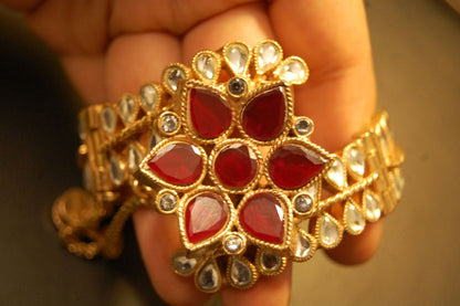 ELEGANT KUNDAN KARA WITH RED FLOWER