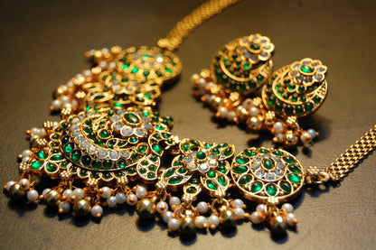 ELEGANT SOUTH INDIAN NECKLACE SET IN GREEN