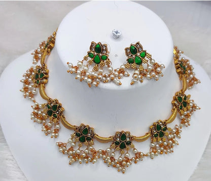 ELEGANT SOUTH INDIAN NECKLACE SET IN GREEN