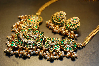 ELEGANT SOUTH INDIAN NECKLACE SET IN GREEN