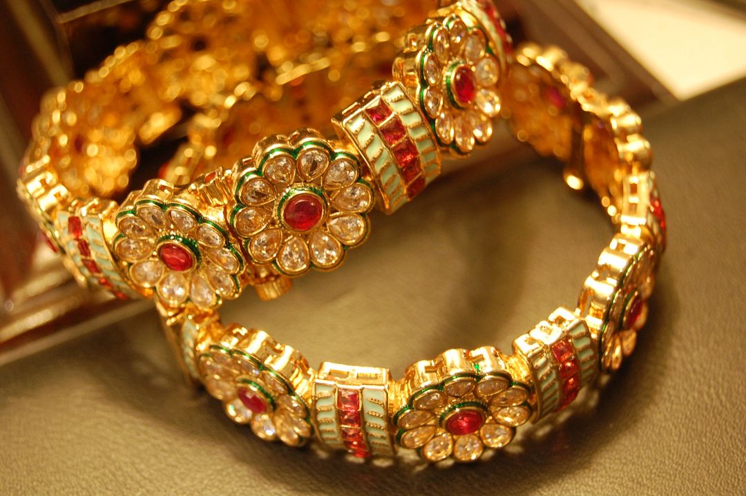 SINGLE FLORAL INDIAN KARA (OPENABLE)