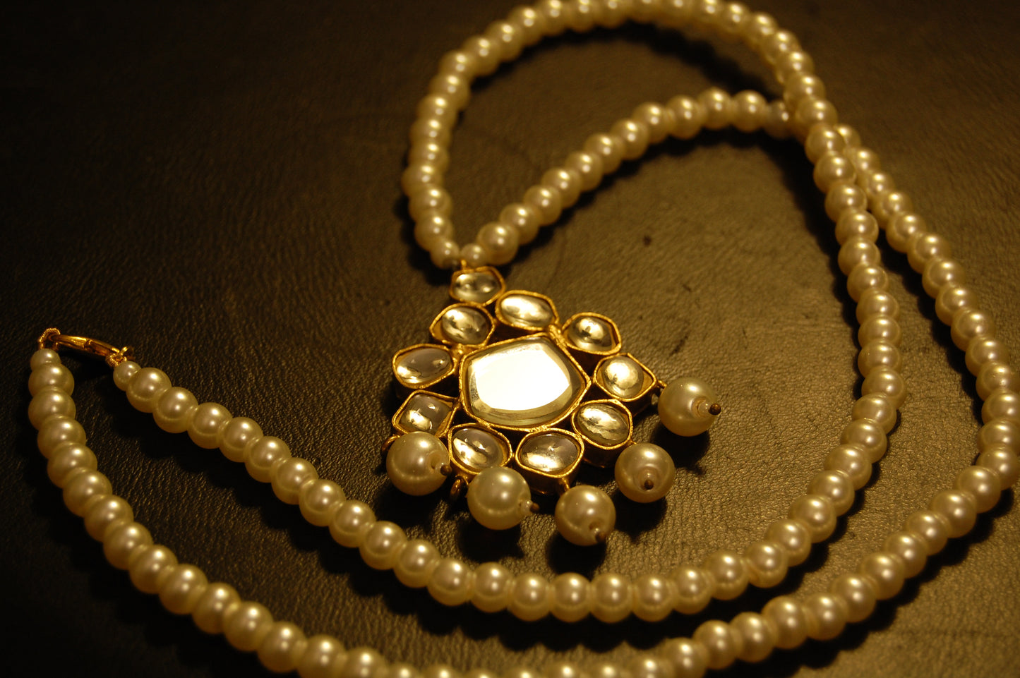 KUNDAN & PEARL MALA