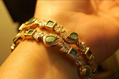 PAIR OF  PAISLEY INDIAN BANGLES IN GREEN