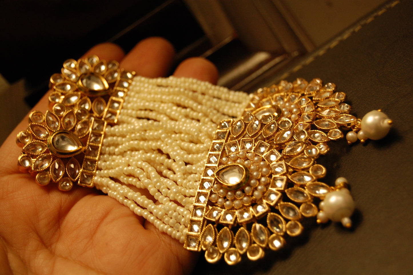 JHOOMAR STYLE EARRINGS IN KUNDAN & PEARLS