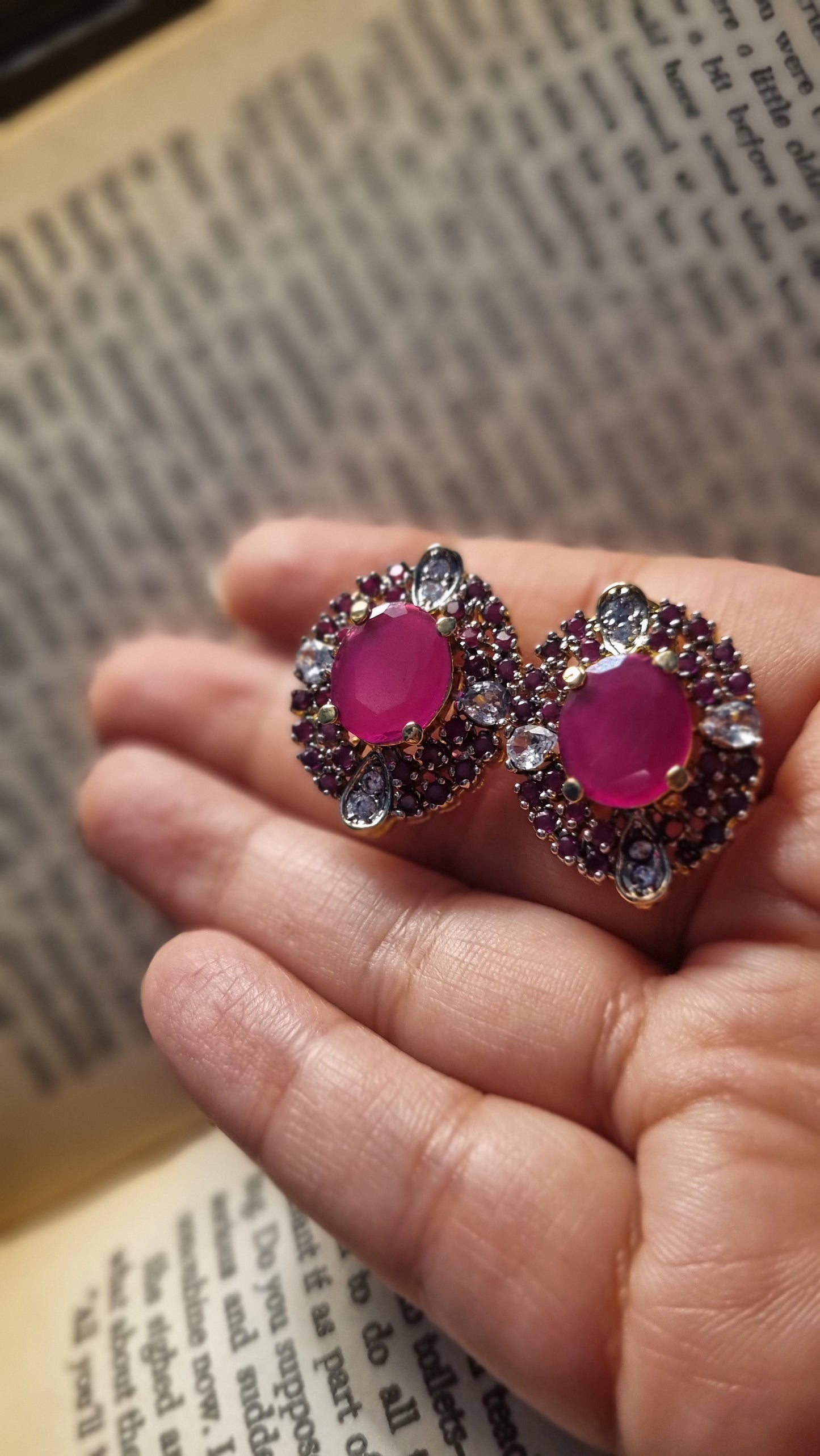 ZIRCON RED EARRINGS