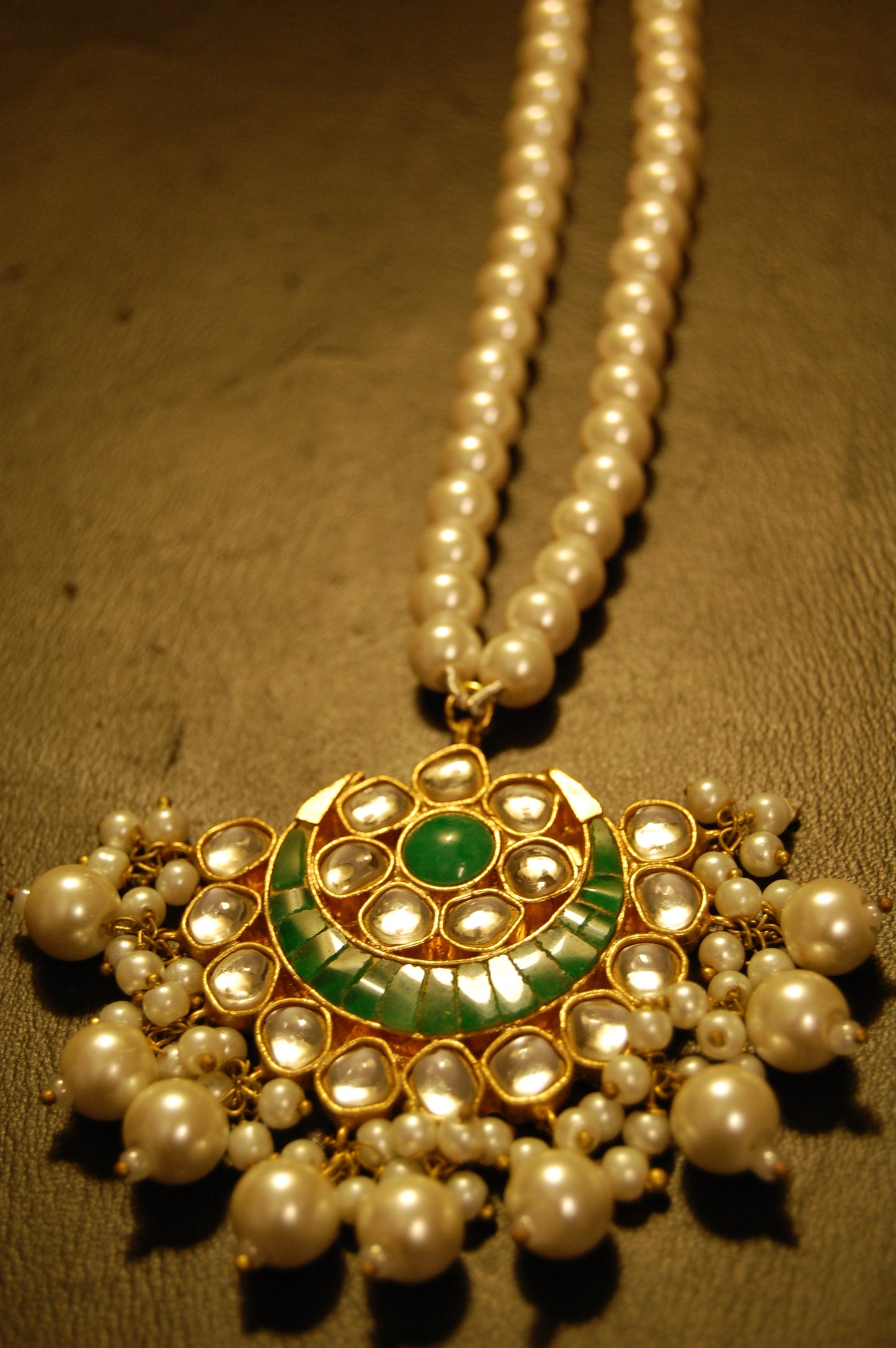 ELEGANT GREEN KUNDAN MALA
