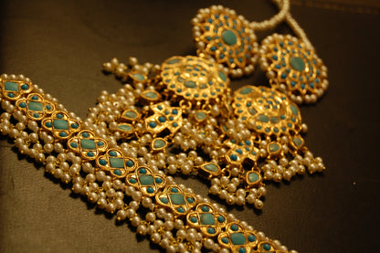FEROZA & PEARLS CHOKER SET