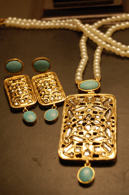 ELEGANT KUNDAN & FEROZA MALA SET