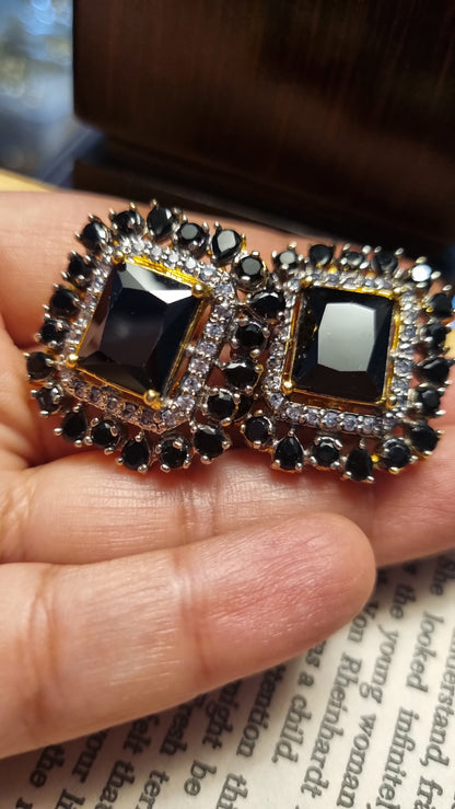 BLACK SQUARE EARRINGS