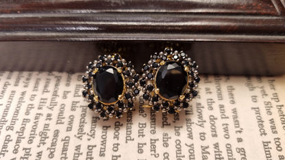 ELEGANT BLACK EARRINGS