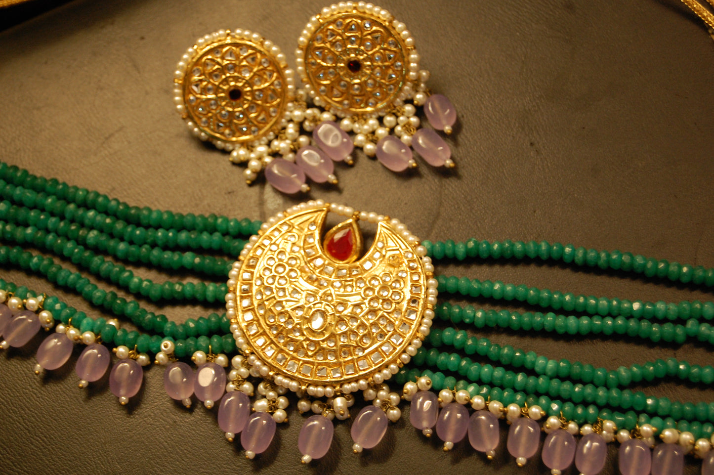 ELEGANT GREEN & KUNDAN CHOKER SET WITH LILAC DROPS & RED STONES