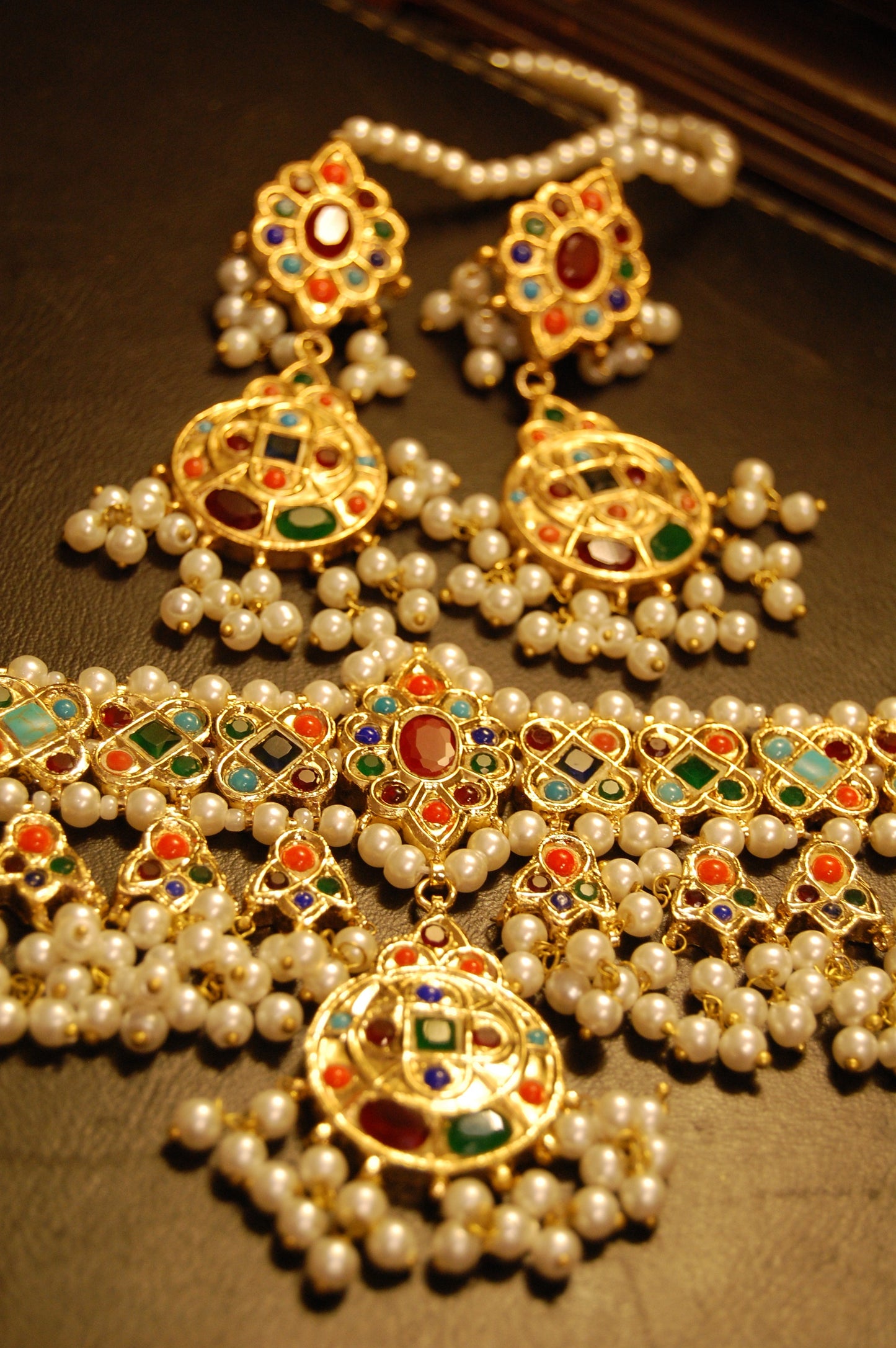 NAURATAN MULTI & PEARLS CHOKER SET