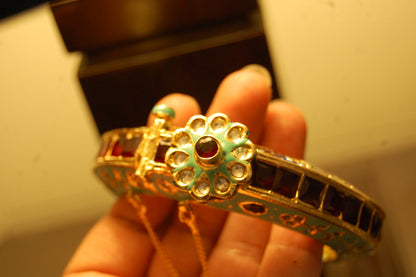 KARA IN MEENA & KUNDAN