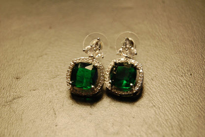 ELEGANT ZIRCON & EMERALD EARRINGS