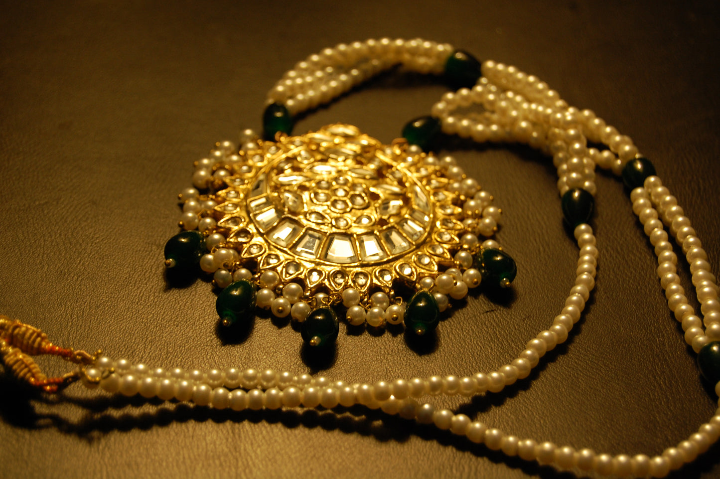 ELEGANT GREEN KUNDAN MALA