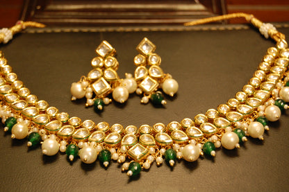 ELEGANT KUNDAN & GREEN SET