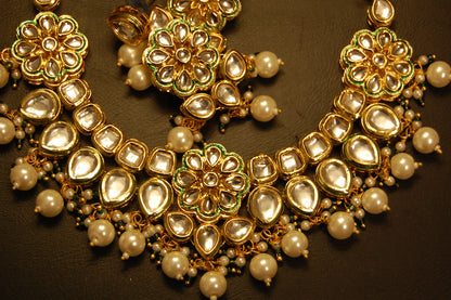 ELEGANT KUNDAN & MEENA SET