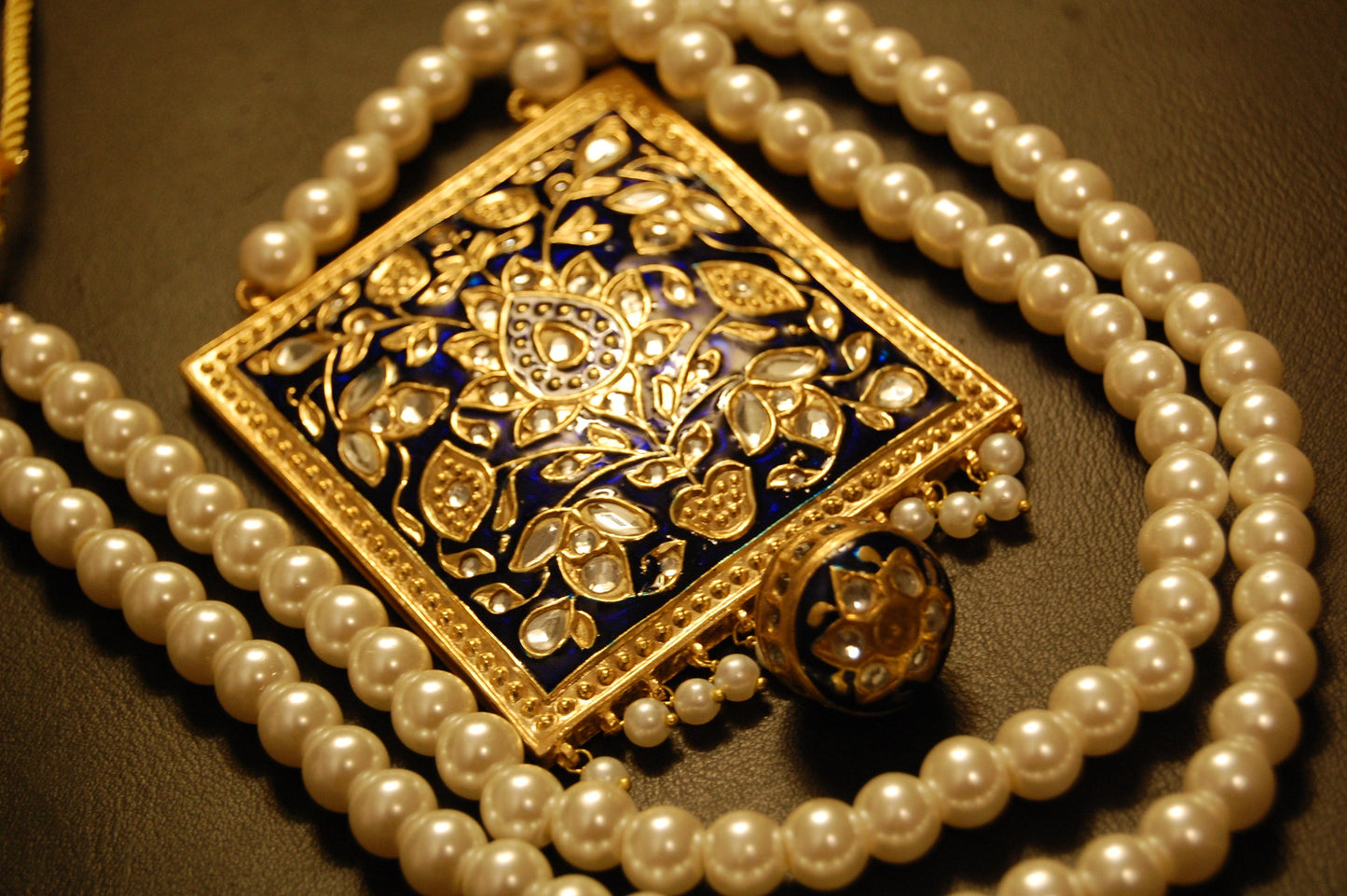 KUNDAN & BLUE MEENA MALA