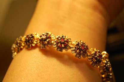 ELEGANT OPENABLE RED BANGLE
