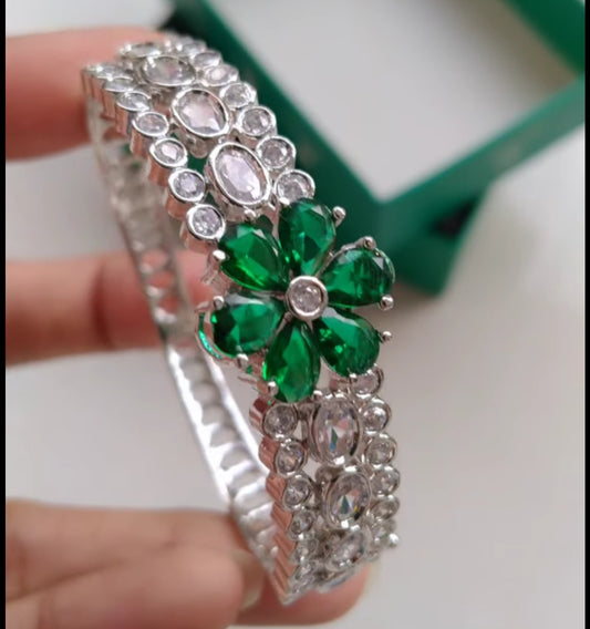 GREEN ZIRCON KARA