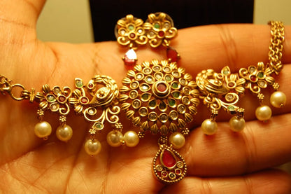 ELEGANT SOUTH INDIAN NECKLACE SET
