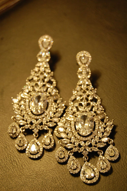 ELEGANT ZIRCON & EARRINGS