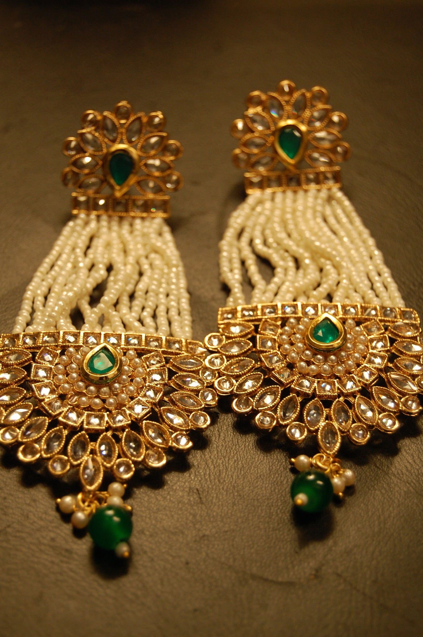JHOOMAR STYLE EARRINGS IN KUNDAN, PEARLS & GREEN