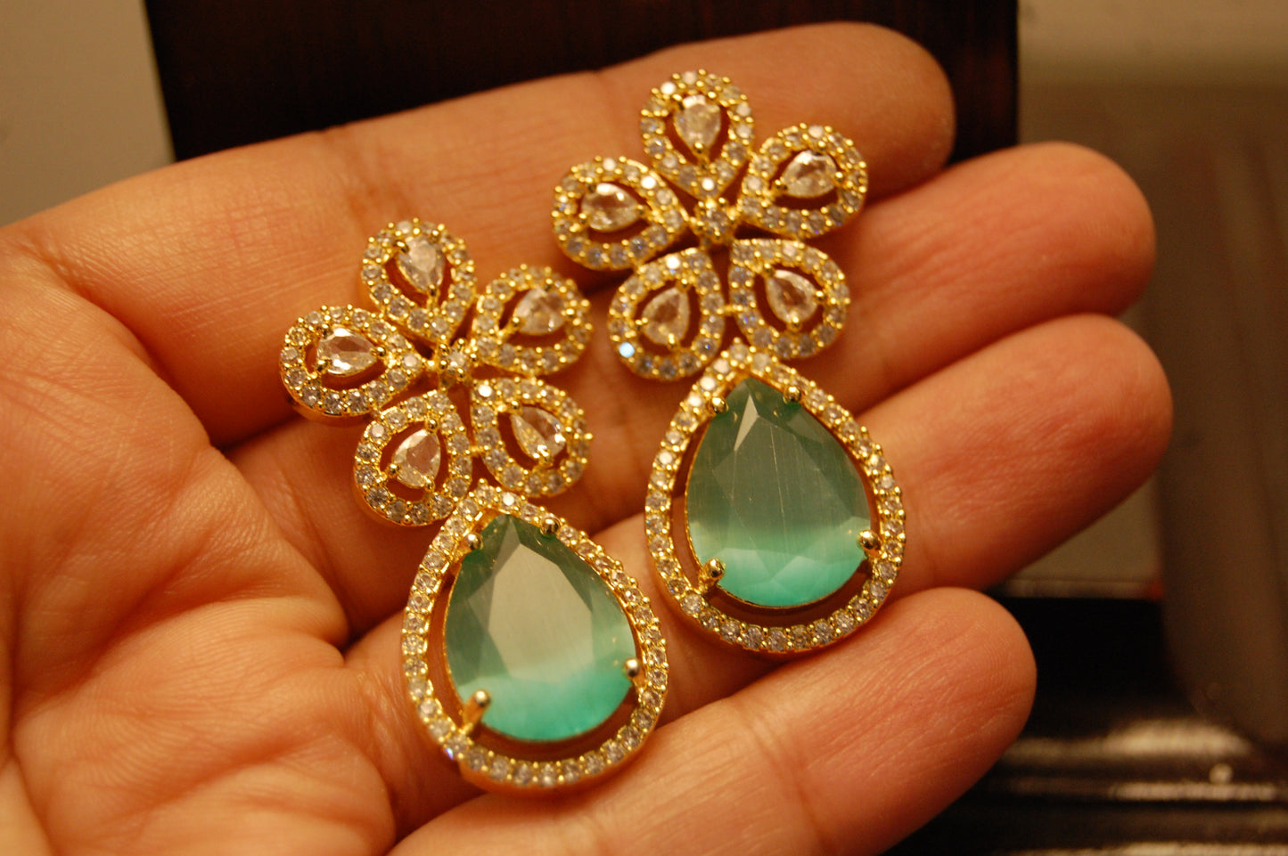 ZIRCON FLORAL EARRINGS IN JADE GREEN