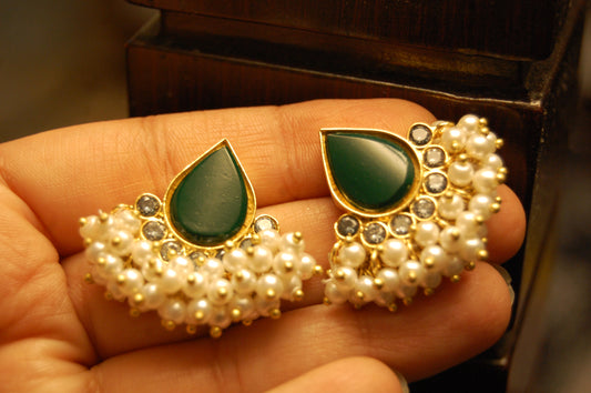 GREEN KUNDAN & PEARL EARRINGS