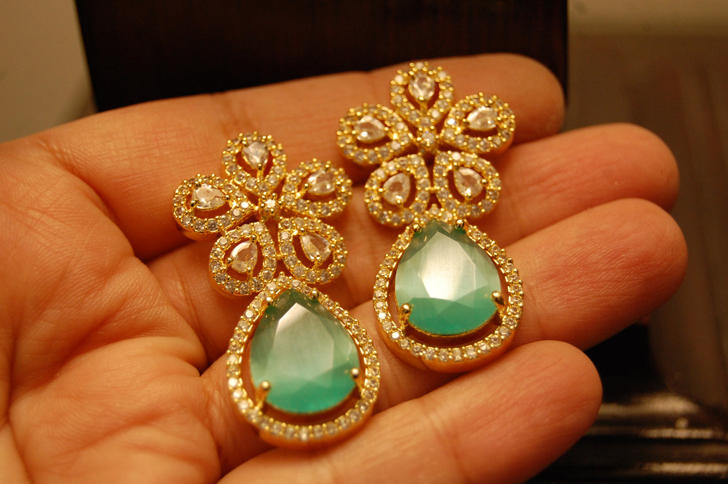 ZIRCON FLORAL EARRINGS IN JADE GREEN