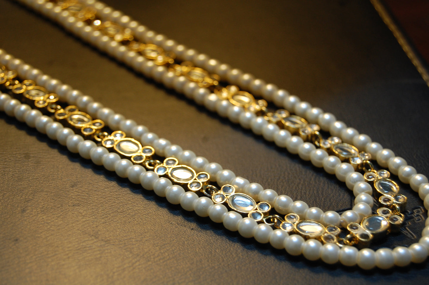 KUNDAN & PEARLS MALA