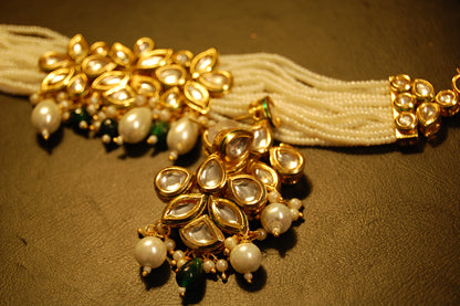 ELEGANT PEARL CHOKER SET IN GREEN