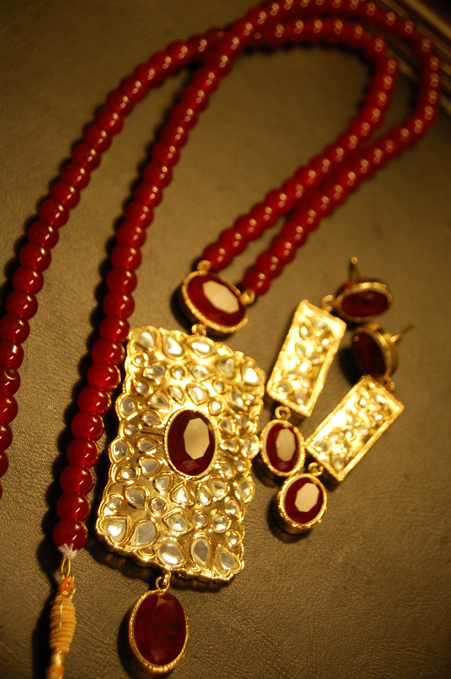 ELEGANT KUNDAN & RED MALA SET