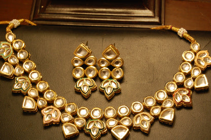 ELEGANT KUNDAN SET