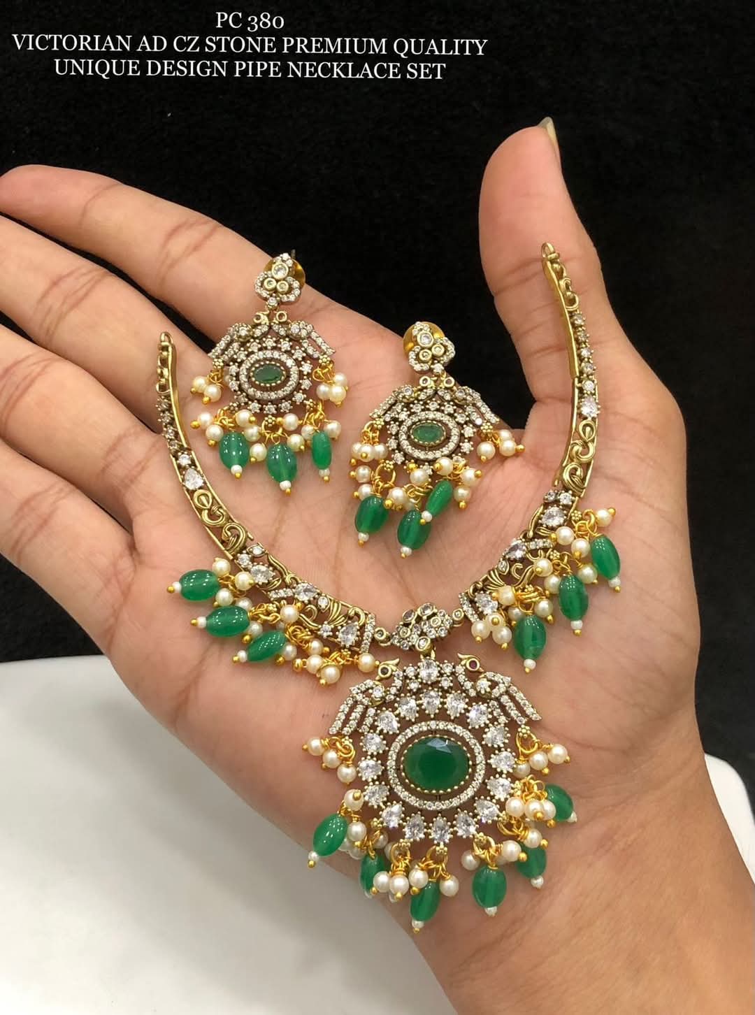SOUTH INDIAN NECKLACE SET IN GREEN & ZIRCON