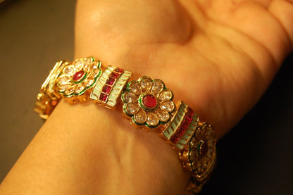 SINGLE FLORAL INDIAN KARA (OPENABLE)