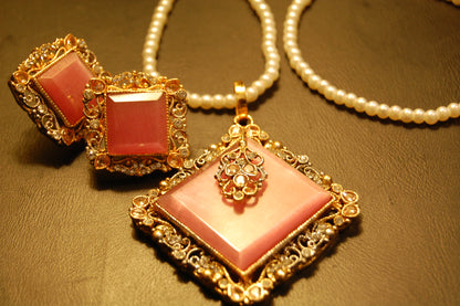 ELEGANT ZIRCON & PINK PENDENT SET