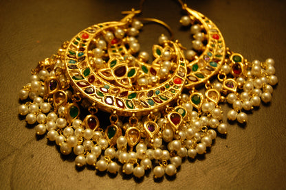 LARGE BALAS IN NAURATAN & PEARLS