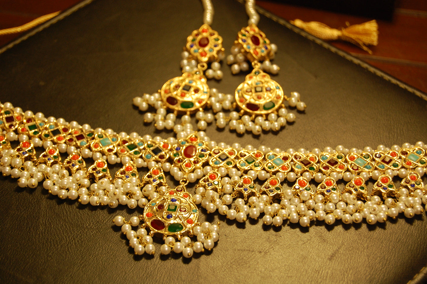 NAURATAN MULTI & PEARLS CHOKER SET