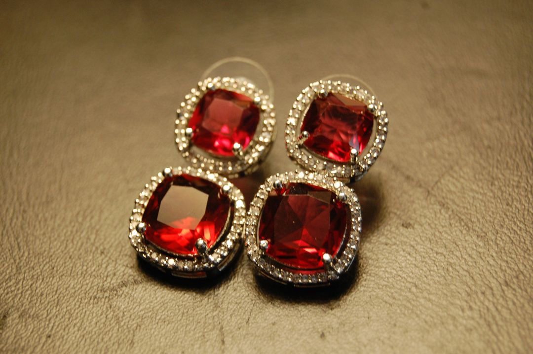 AMERICAN DIAMOND EARRINGS IN RUBY RED