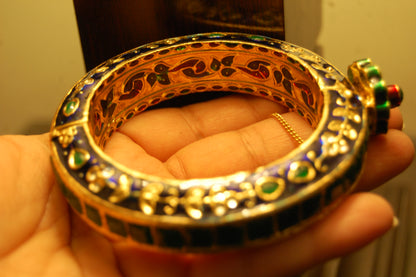 KARA IN MEENA & KUNDAN