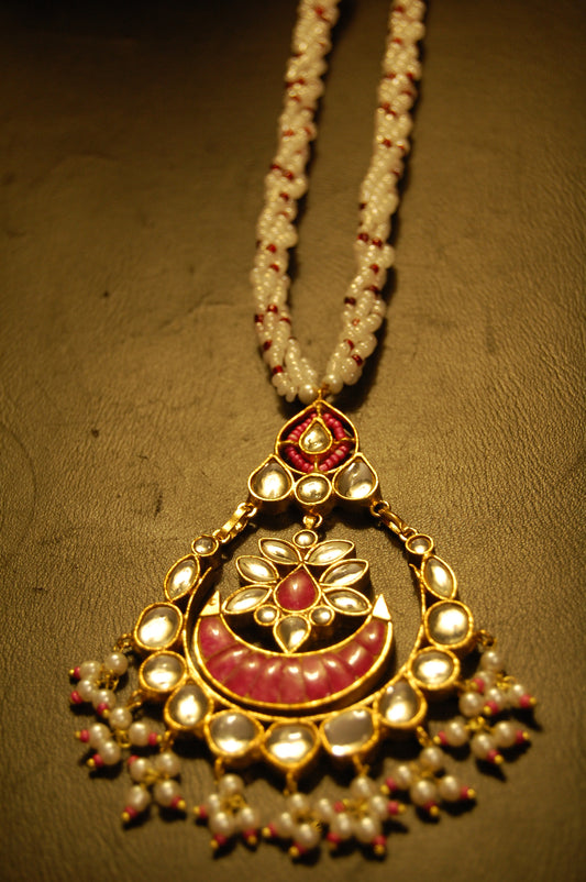 ELEGANT KUNDAN MALA IN RED