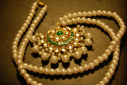 ELEGANT GREEN KUNDAN MALA