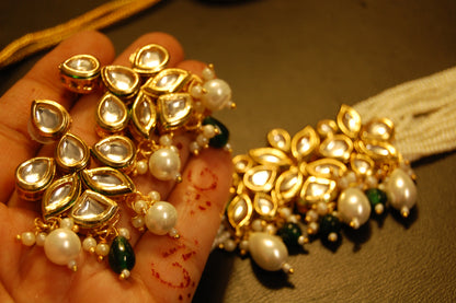 ELEGANT PEARL CHOKER SET IN GREEN