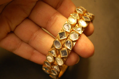 PAIR OF ELEGANT KUNDAN BANGLES