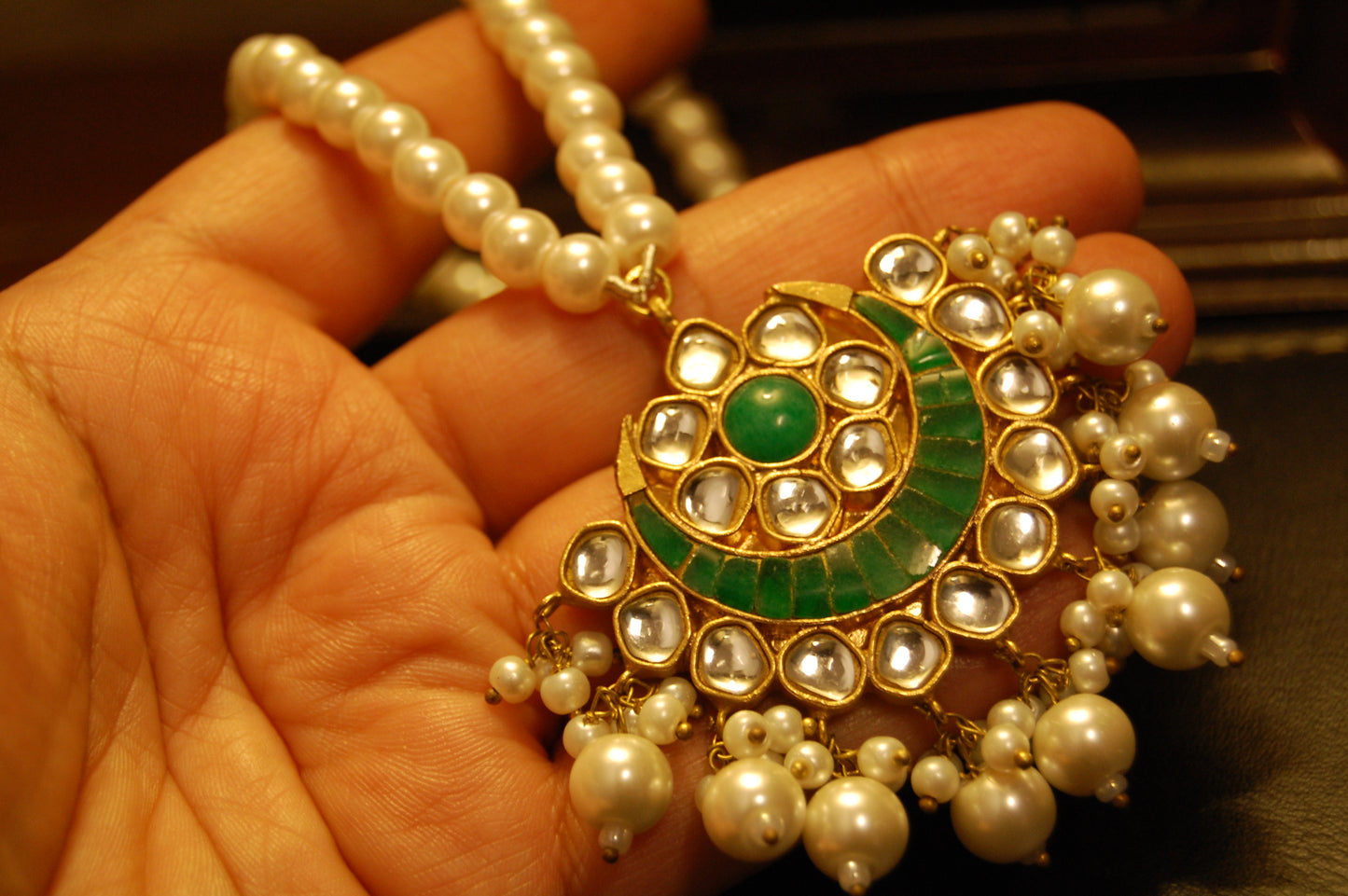 ELEGANT GREEN KUNDAN MALA