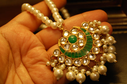 ELEGANT GREEN KUNDAN MALA