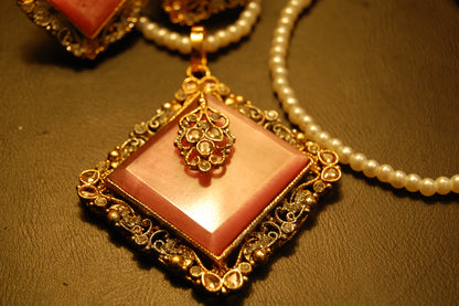 ELEGANT ZIRCON & PINK PENDENT SET