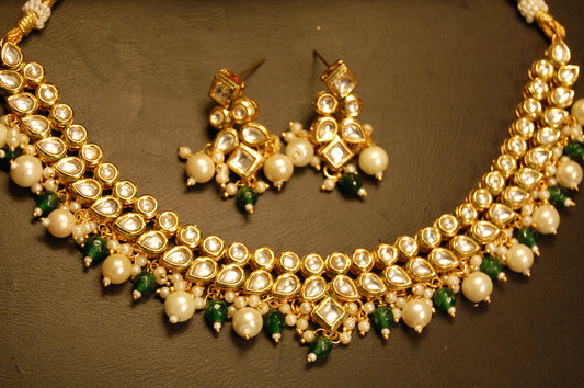 ELEGANT KUNDAN & GREEN SET